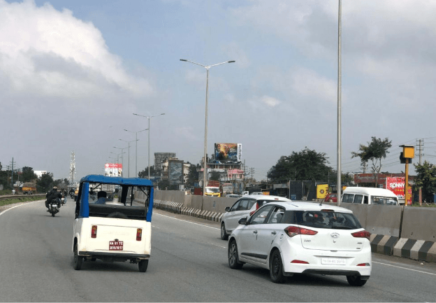 Hosur Road Near Chandapura Towards Electronic City